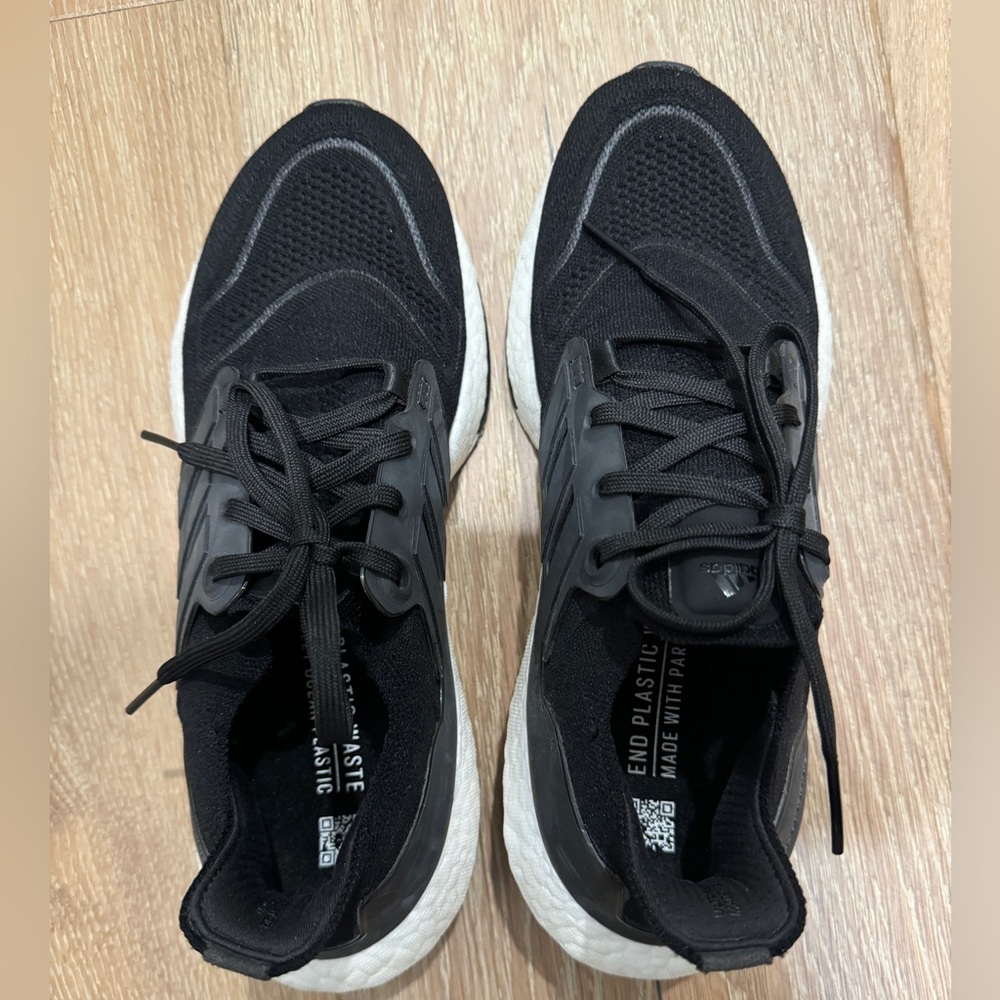 Adidas Ultra Boost, women’s size 7, excellent condition - only worn a few times.